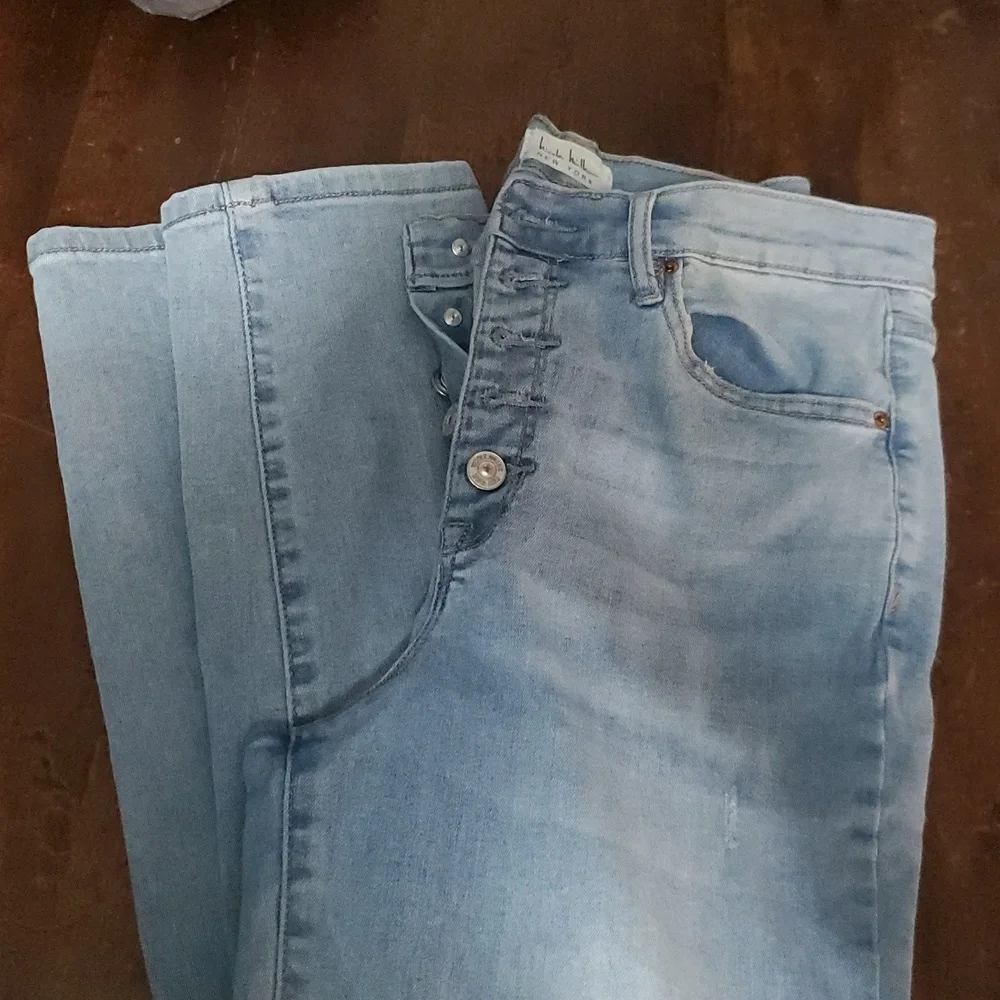 Nicole Miller High Rise Lt. Blue, Size 8, 5 Pocket Style, Button Fly Jeans. - Picture 1 of 10